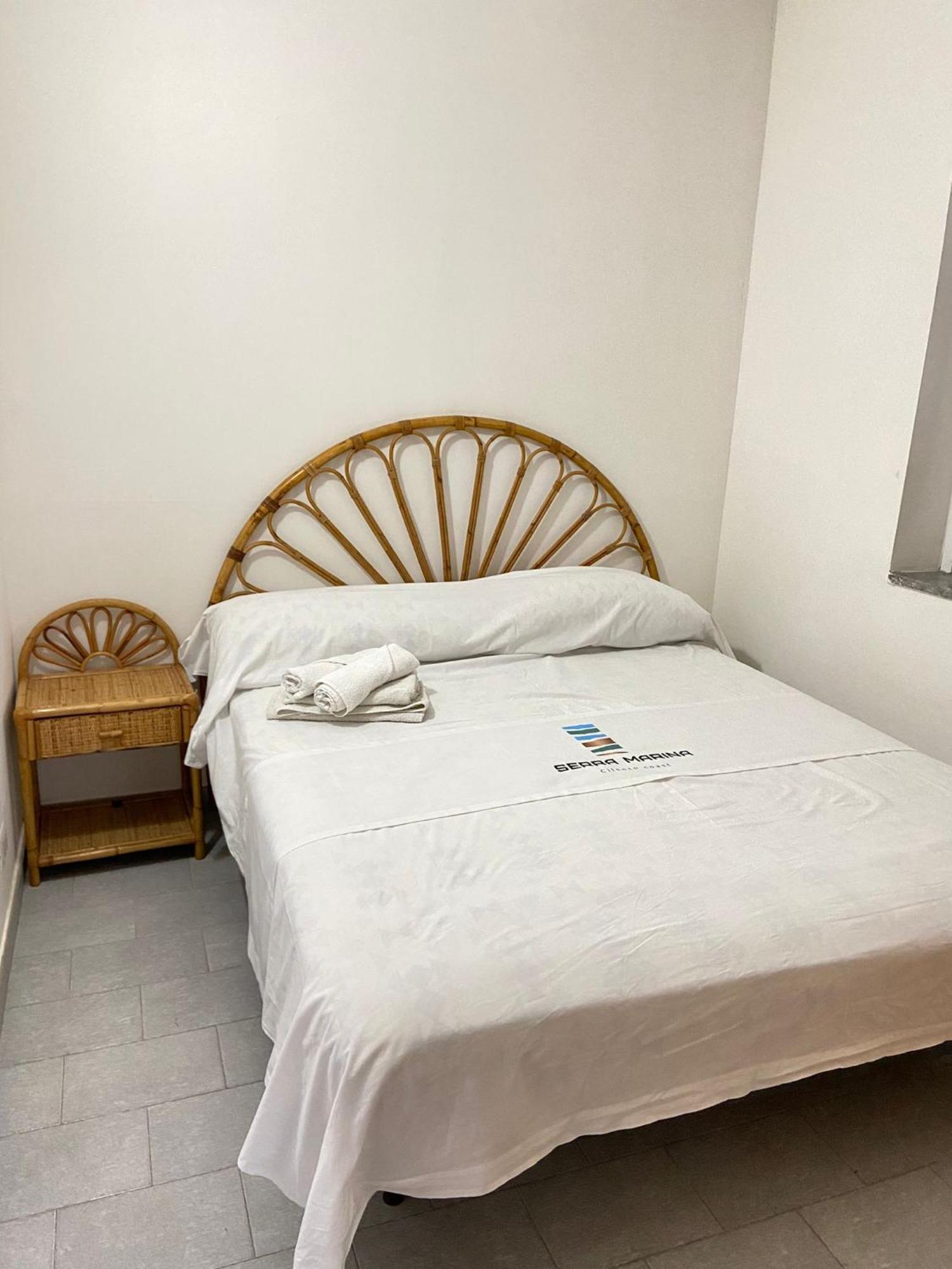 Serra Marina Rooms And Apartments Santa Maria di Castellabate Esterno foto